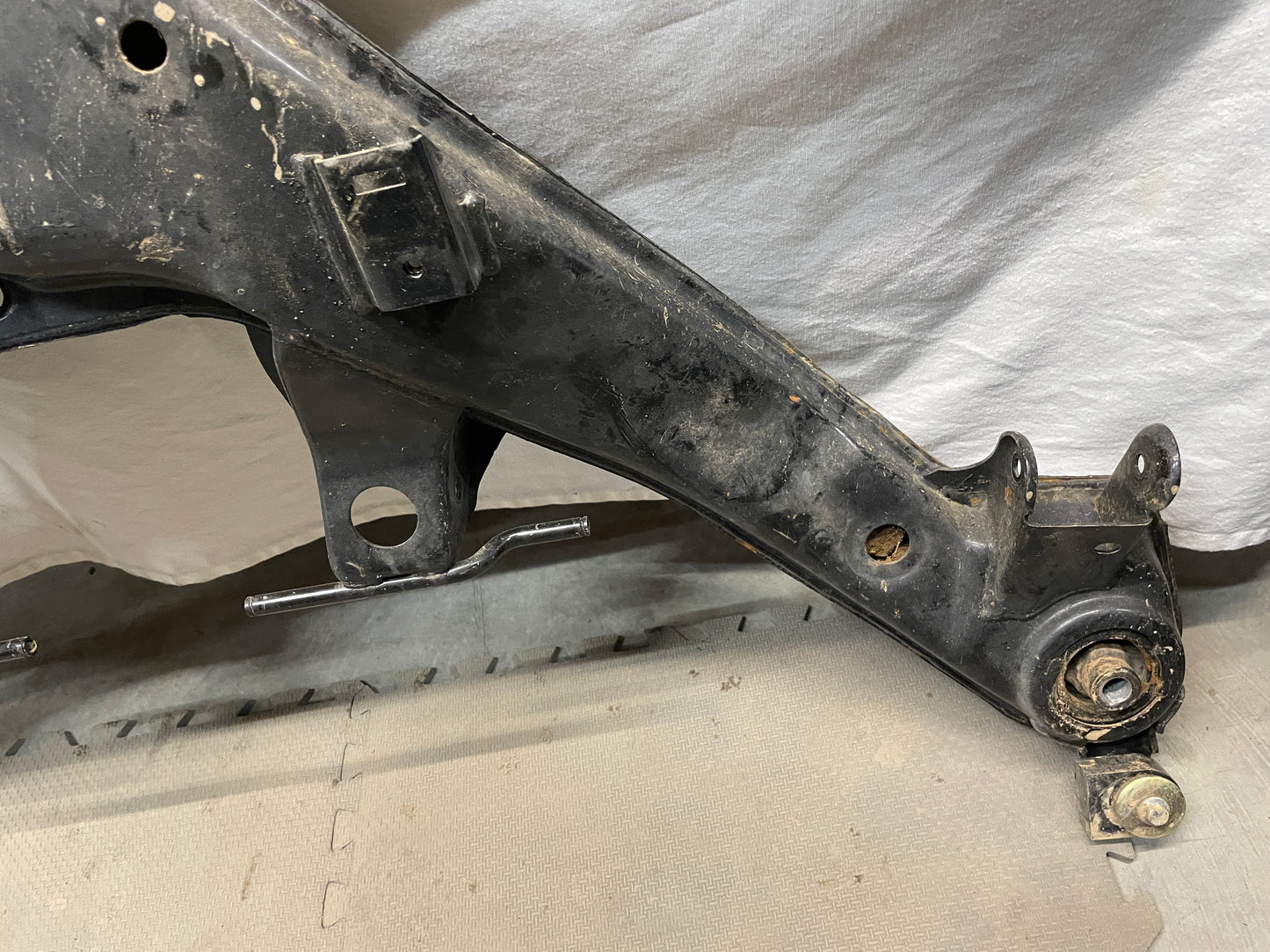 2004 Pontiac GTO Rear Suspension Sub Frame Cradle K Member OEM - Day's Parts Yard
