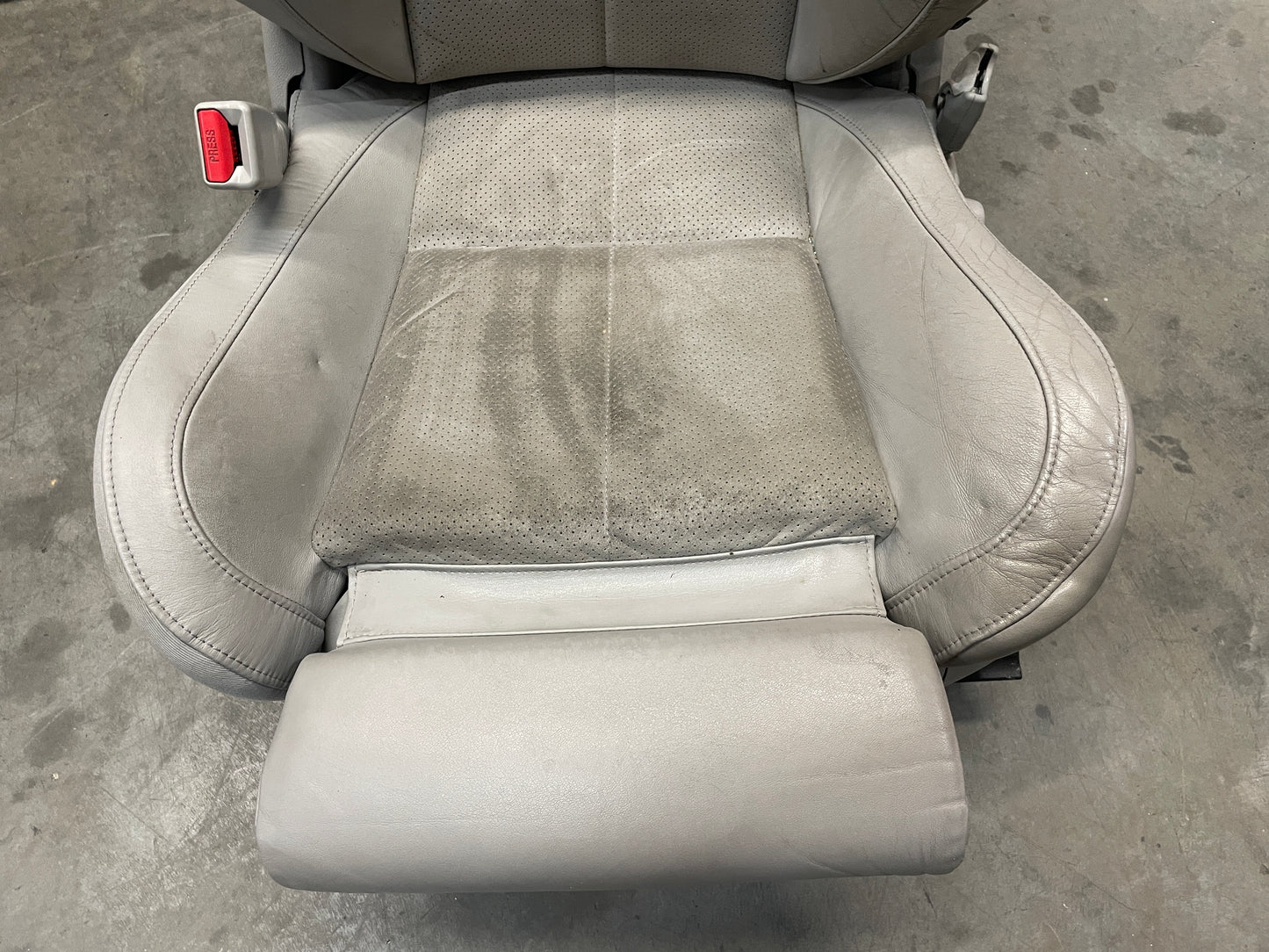 2011 Cadillac CTS-V Seats Fronts and Rears Recaro Gray OEM - Day's Parts Yard