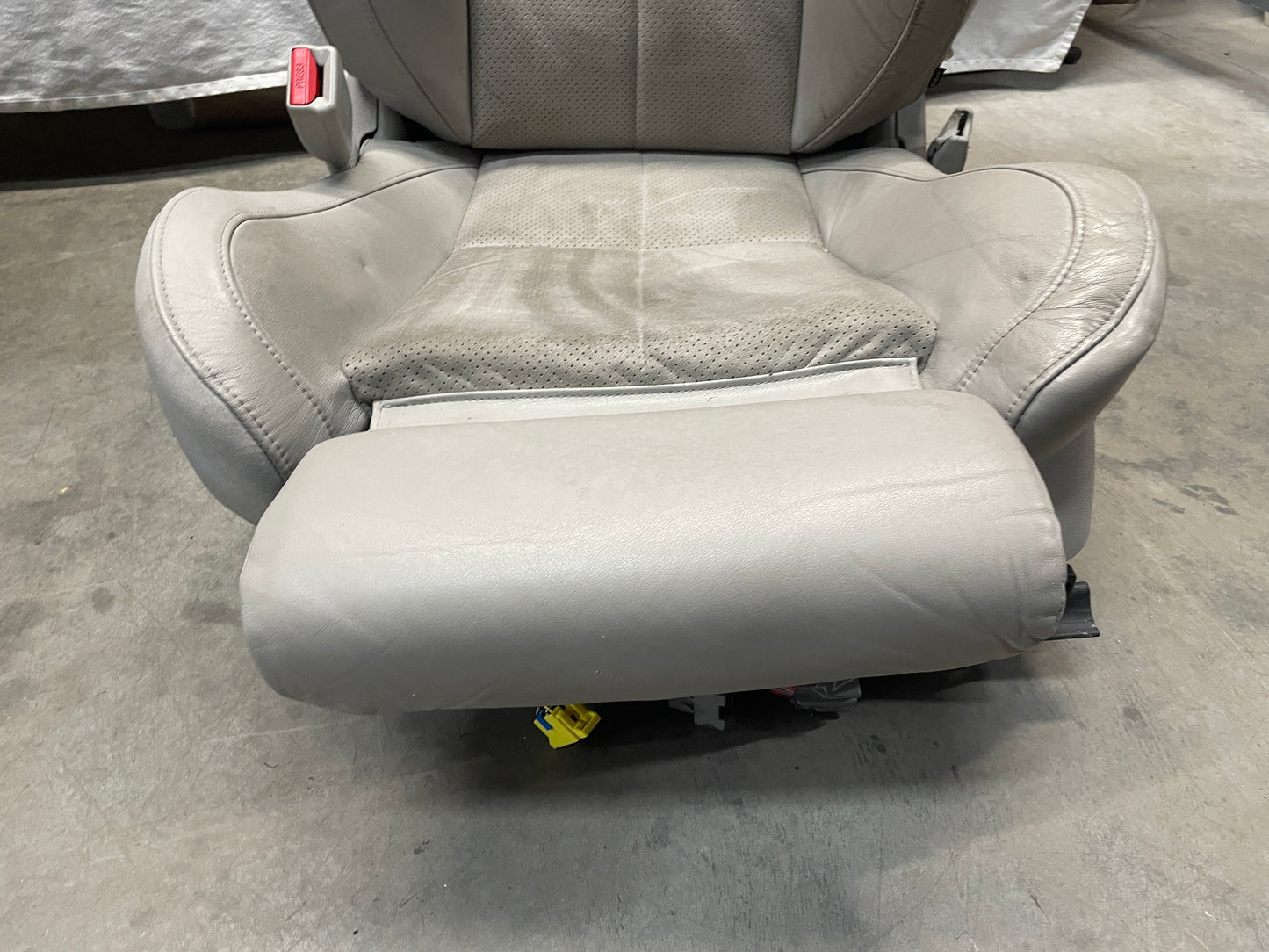 2011 Cadillac CTS-V Seats Fronts and Rears Recaro Gray OEM - Day's Parts Yard