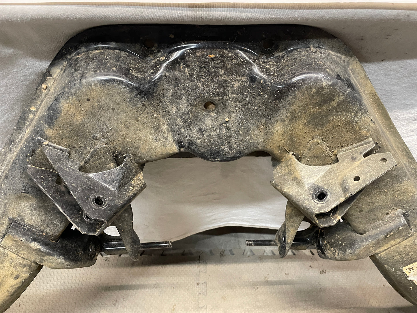 2004 Pontiac GTO Rear Suspension Sub Frame Cradle K Member OEM - Day's Parts Yard