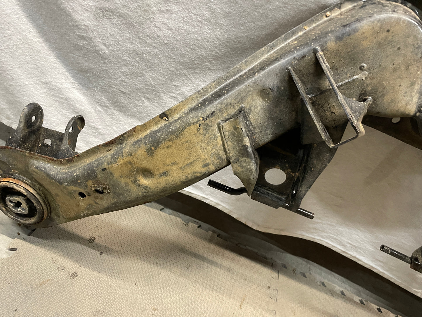 2004 Pontiac GTO Rear Suspension Sub Frame Cradle K Member OEM - Day's Parts Yard
