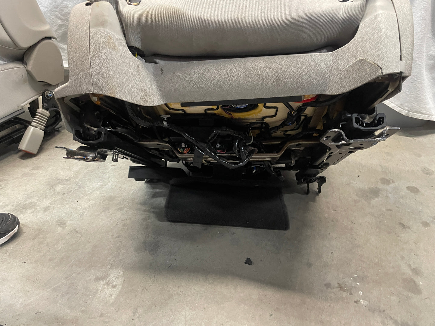2011 Cadillac CTS-V Seats Fronts and Rears Recaro Gray OEM - Day's Parts Yard