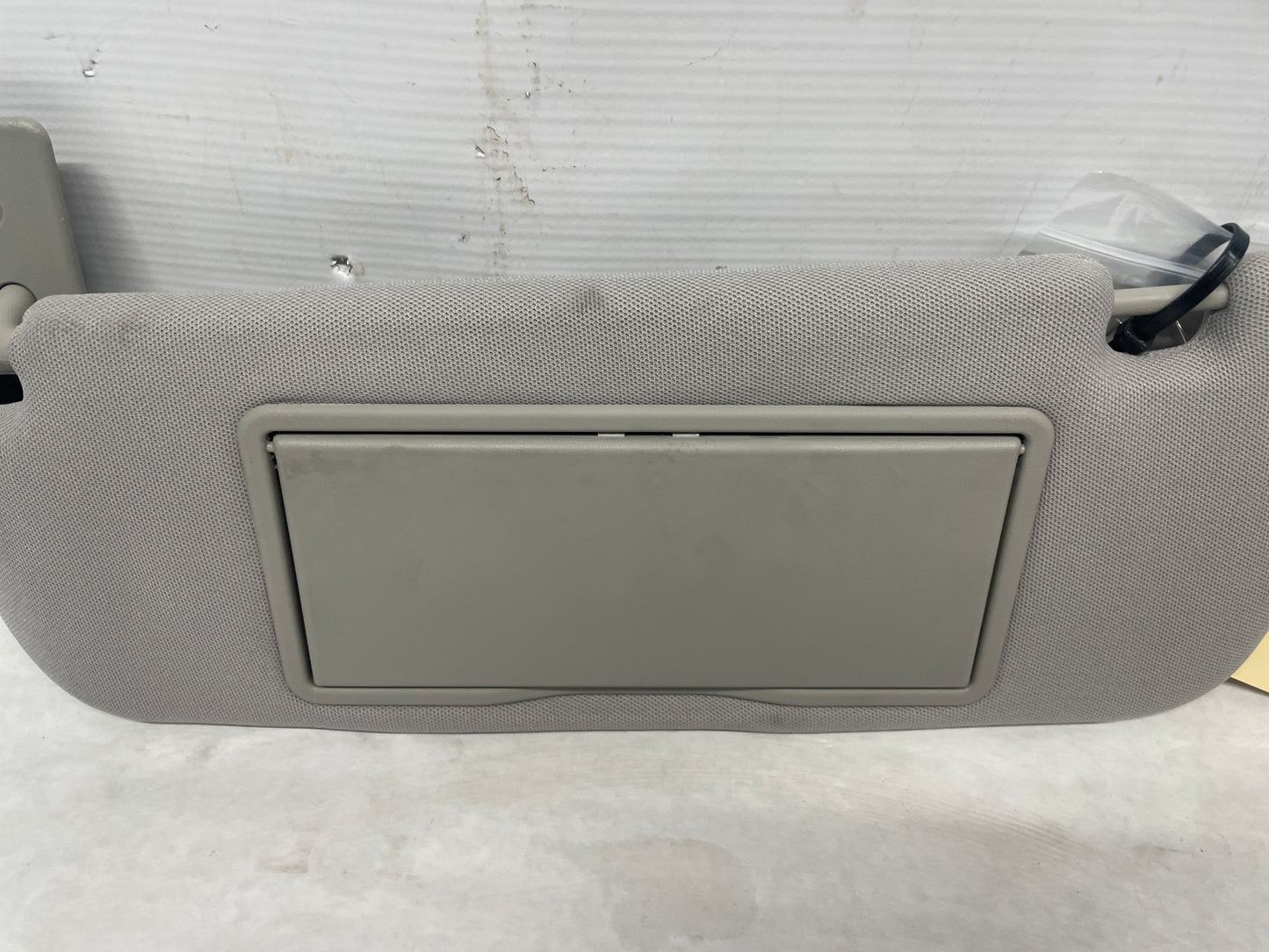 2014 Chevy SS Sedan RH & LH Sun Visor Sunvisor Shade Set w/ Clips OEM - Day's Parts Yard