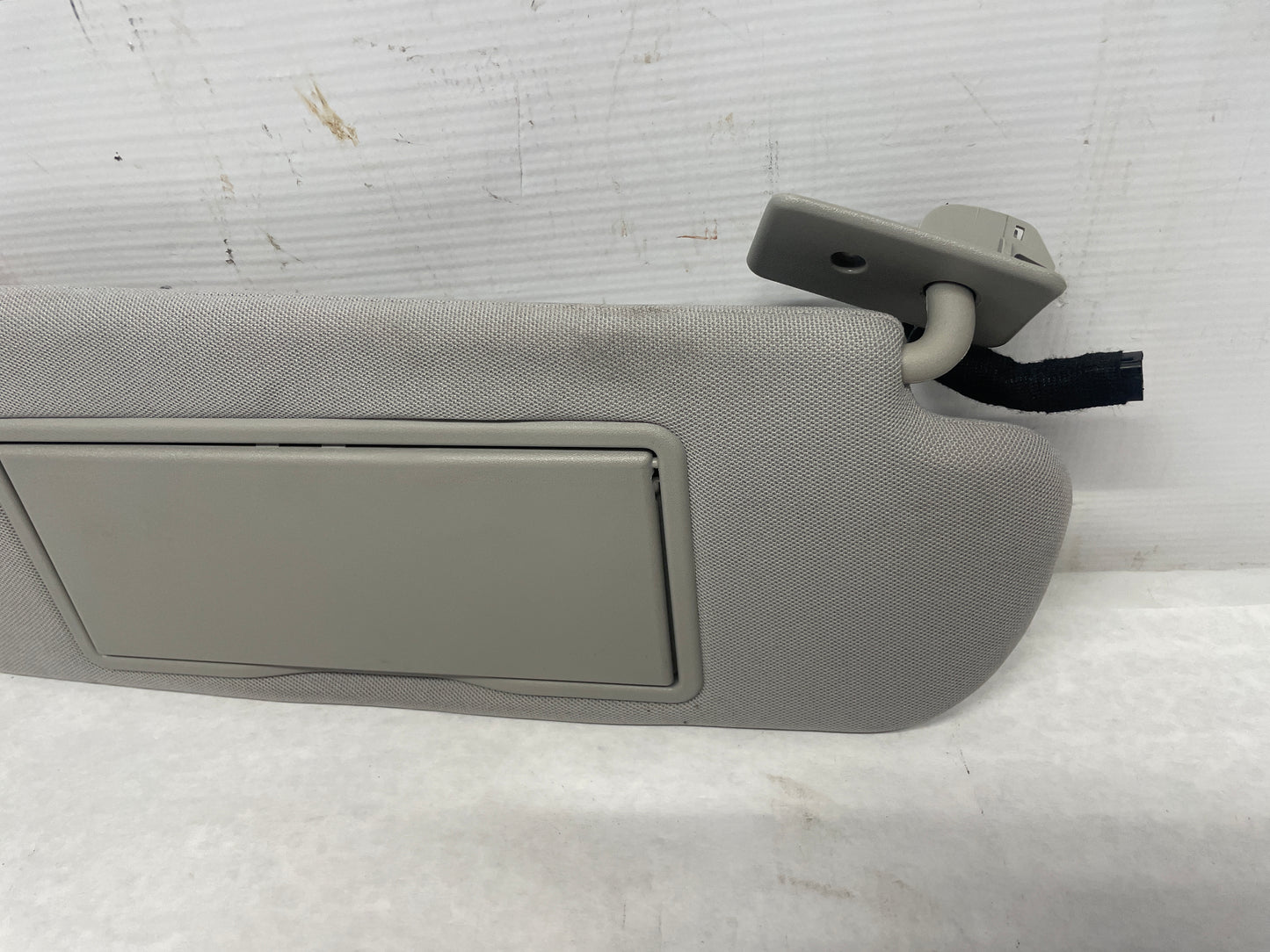 2014 Chevy SS Sedan RH & LH Sun Visor Sunvisor Shade Set w/ Clips OEM - Day's Parts Yard