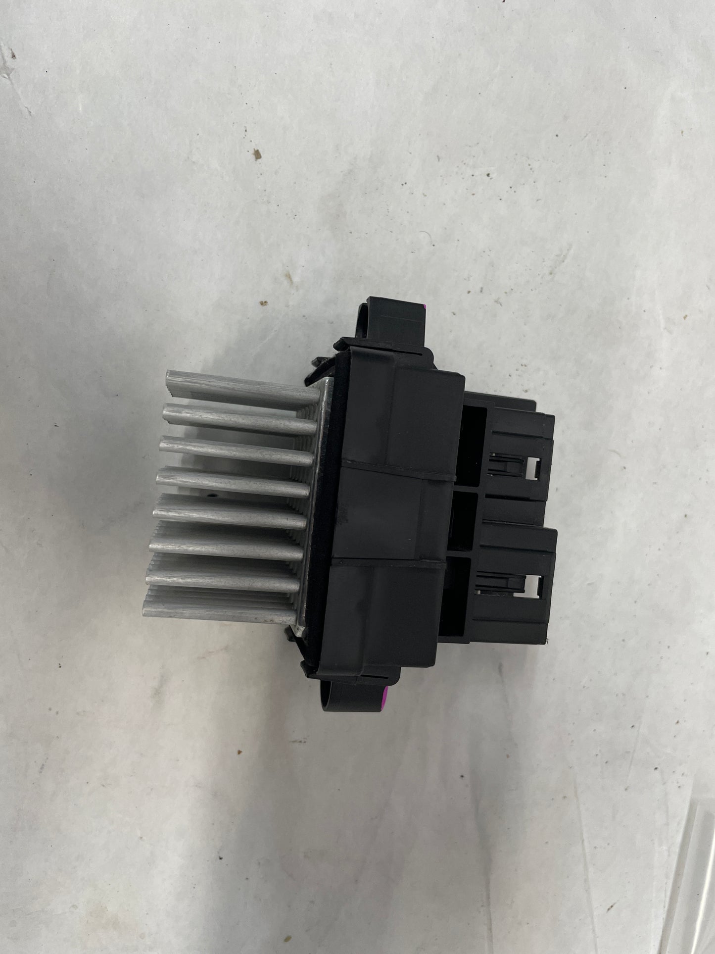 2014 Chevy SS Sedan Heater Blower Motor Resistor OEM - Day's Parts Yard