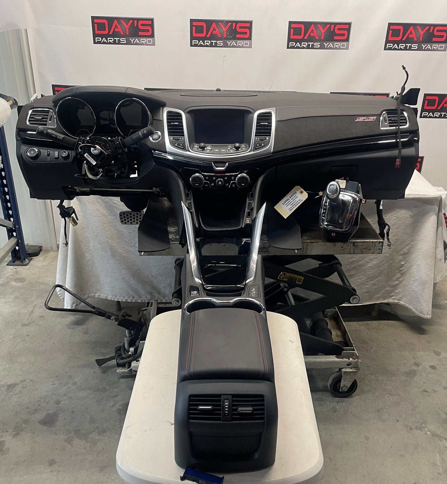 2014 Chevy SS Sedan Complete Dash & Center Console w/ Shifter OEM - Day's Parts Yard
