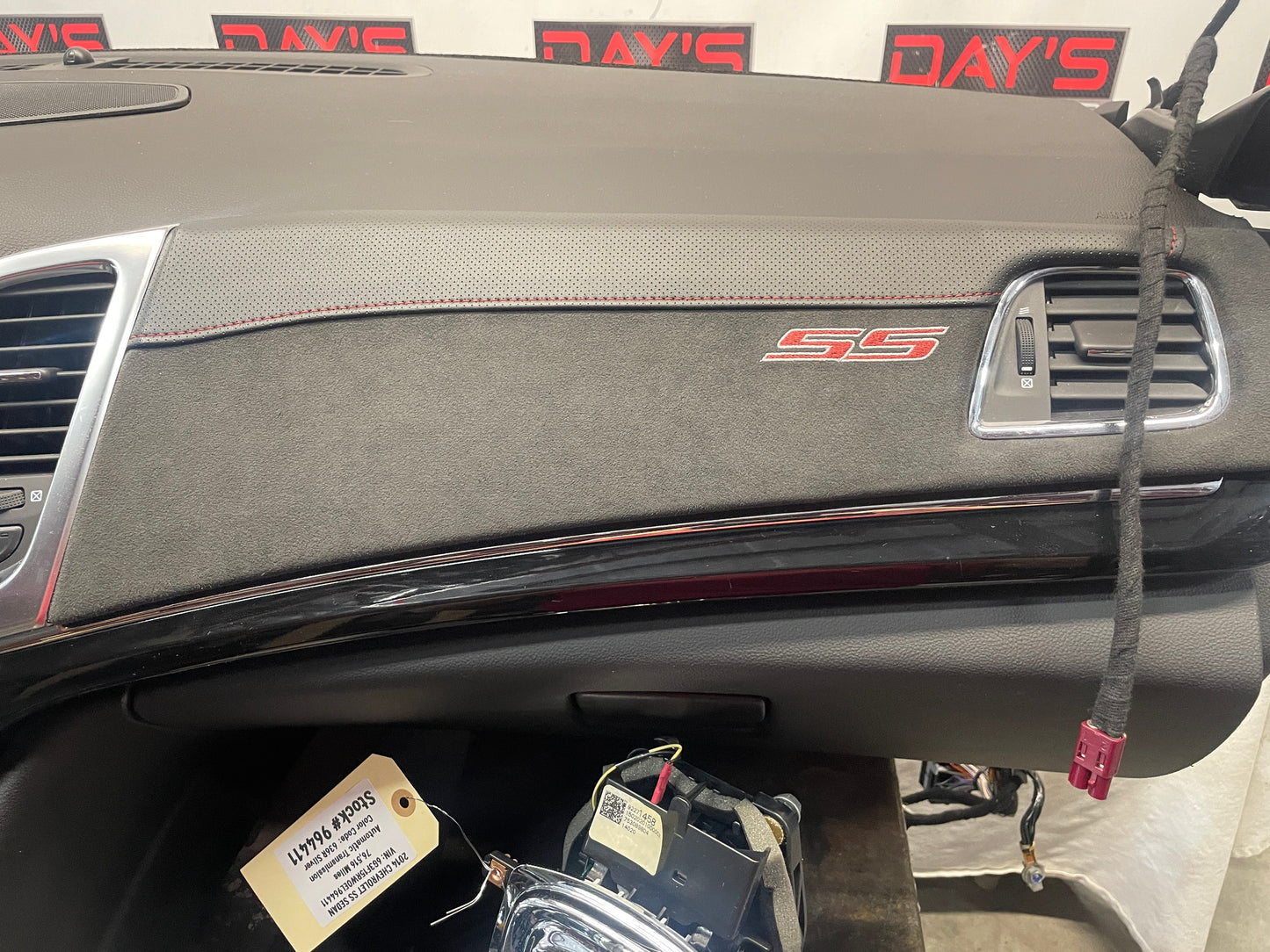 2014 Chevy SS Sedan Complete Dash & Center Console w/ Shifter OEM - Day's Parts Yard
