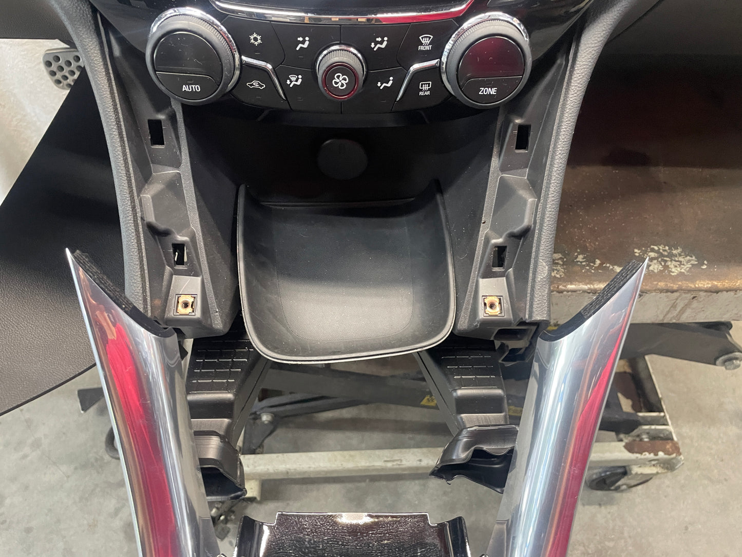 2014 Chevy SS Sedan Complete Dash & Center Console w/ Shifter OEM - Day's Parts Yard