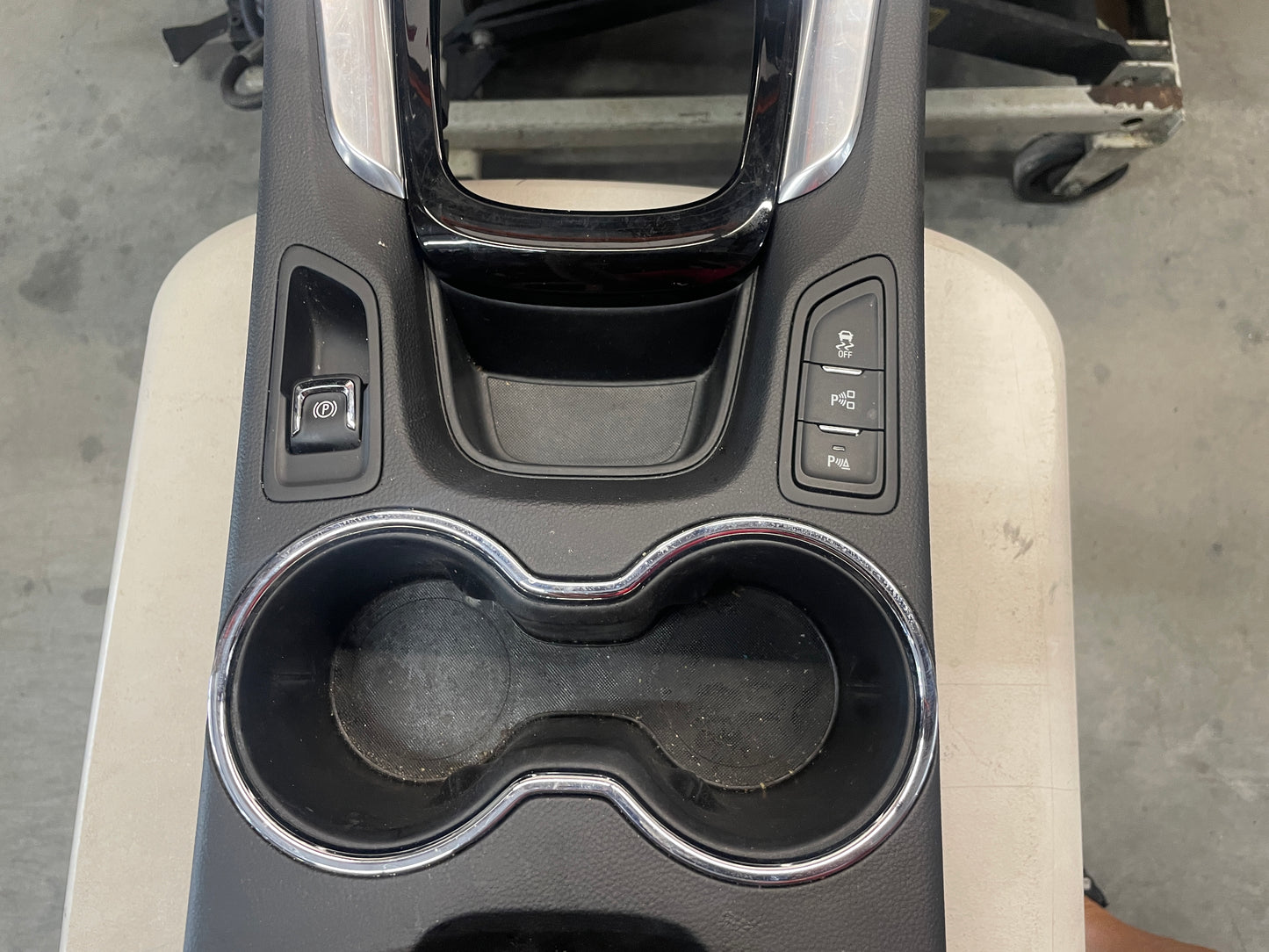 2014 Chevy SS Sedan Complete Dash & Center Console w/ Shifter OEM - Day's Parts Yard