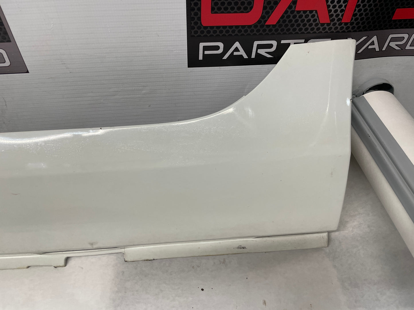 2013 Chevy Caprice PPV LH Driver Rocker Molding Side Skirt Panel Trim OEM - Day's Parts Yard