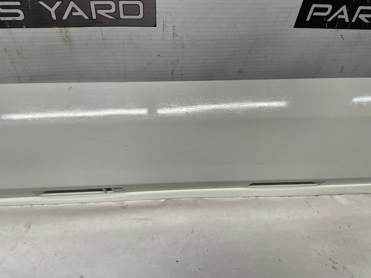 2013 Chevy Caprice PPV LH Driver Rocker Molding Side Skirt Panel Trim OEM - Day's Parts Yard