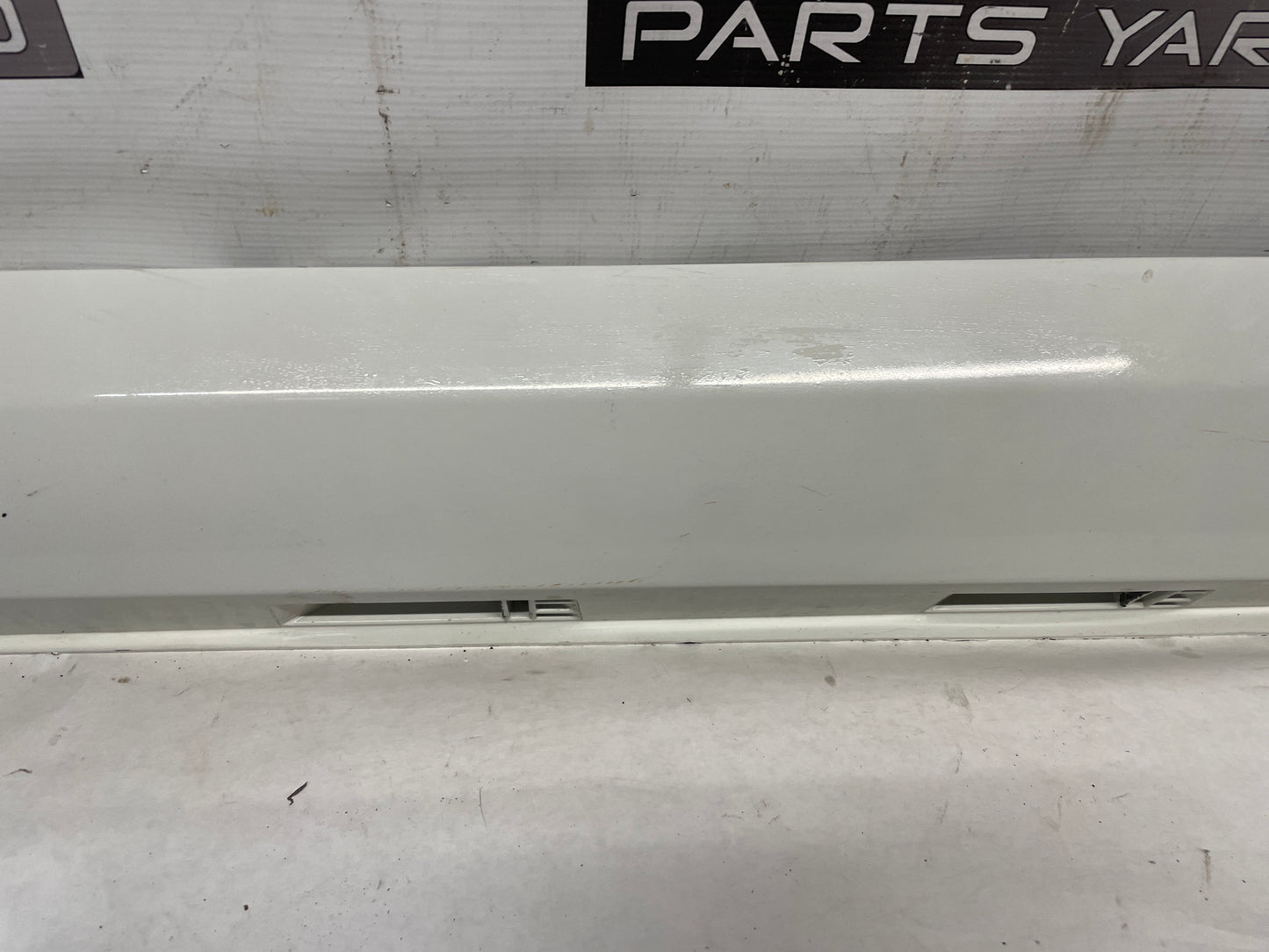 2013 Chevy Caprice PPV LH Driver Rocker Molding Side Skirt Panel Trim OEM - Day's Parts Yard