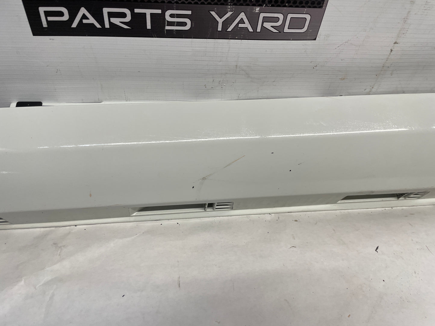 2013 Chevy Caprice PPV LH Driver Rocker Molding Side Skirt Panel Trim OEM - Day's Parts Yard