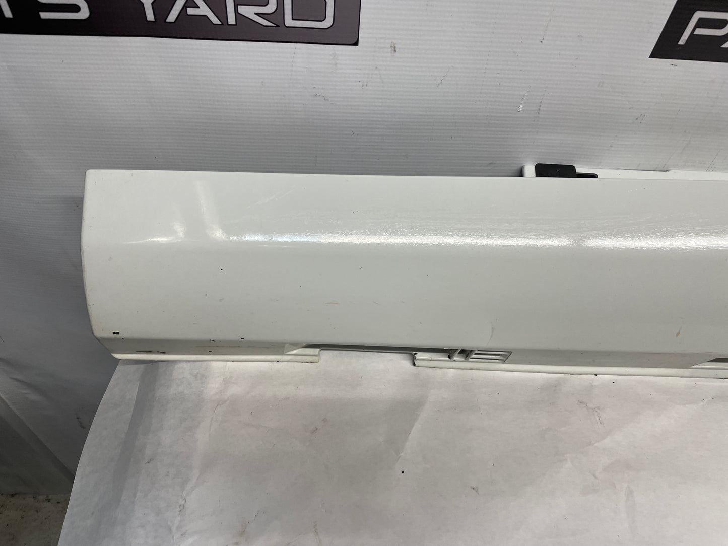 2013 Chevy Caprice PPV LH Driver Rocker Molding Side Skirt Panel Trim OEM - Day's Parts Yard