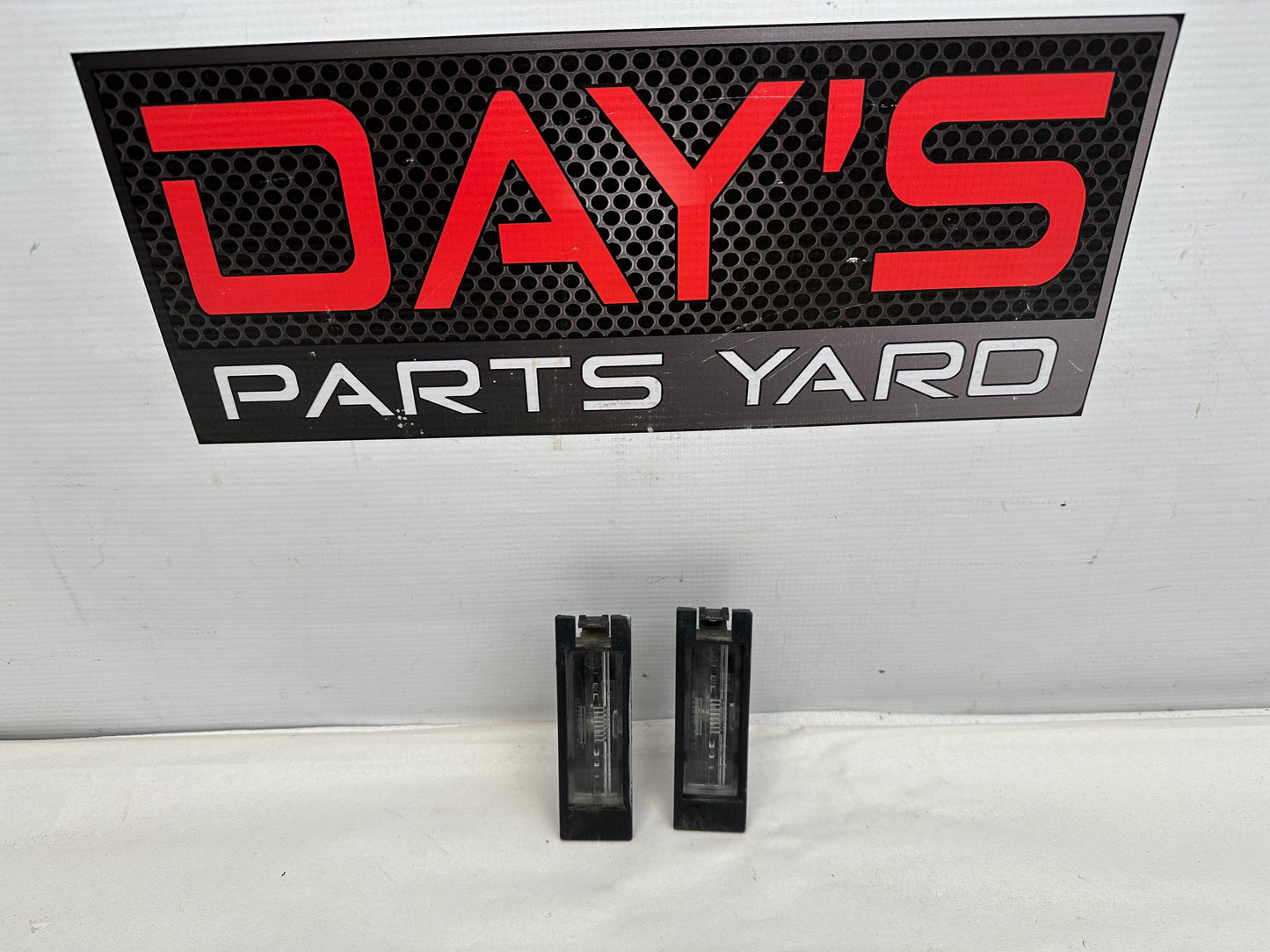 2020 Chevy Camaro SS License Plate Tag Lights Set OEM - Day's Parts Yard