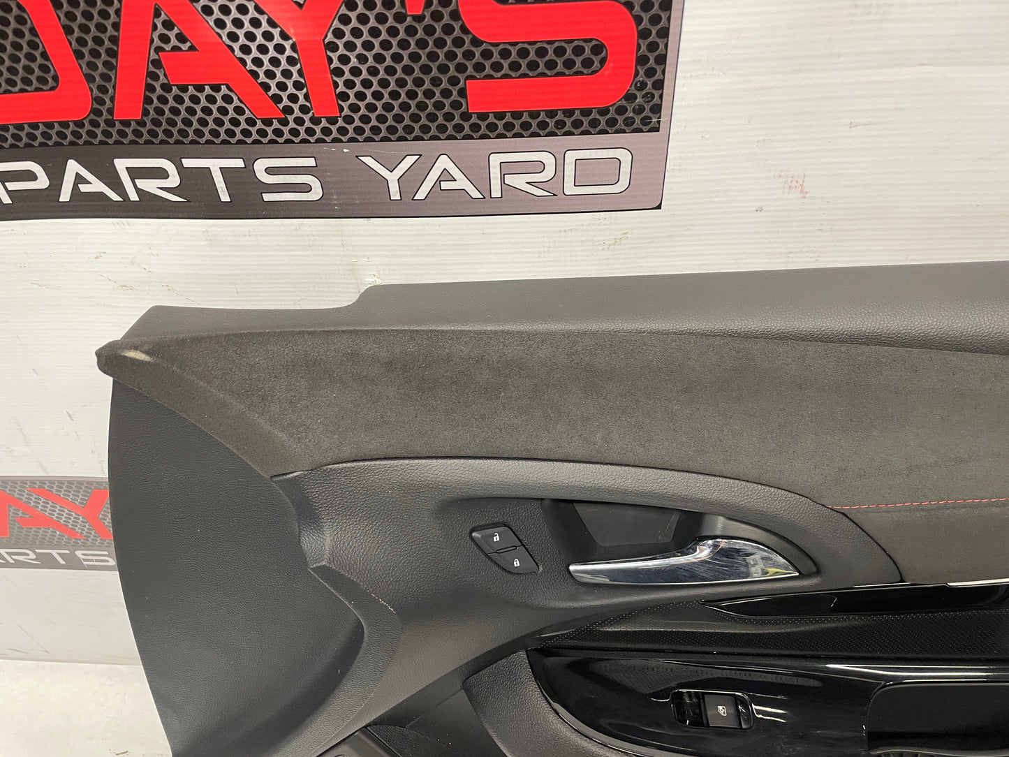 2014 Chevrolet SS Sedan RH Passenger Front Interior Door Panel OEM - Day's Parts Yard