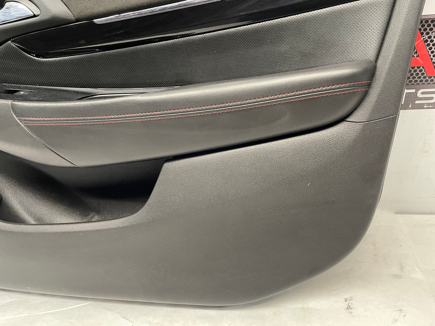 2014 Chevrolet SS Sedan RH Passenger Front Interior Door Panel OEM - Day's Parts Yard