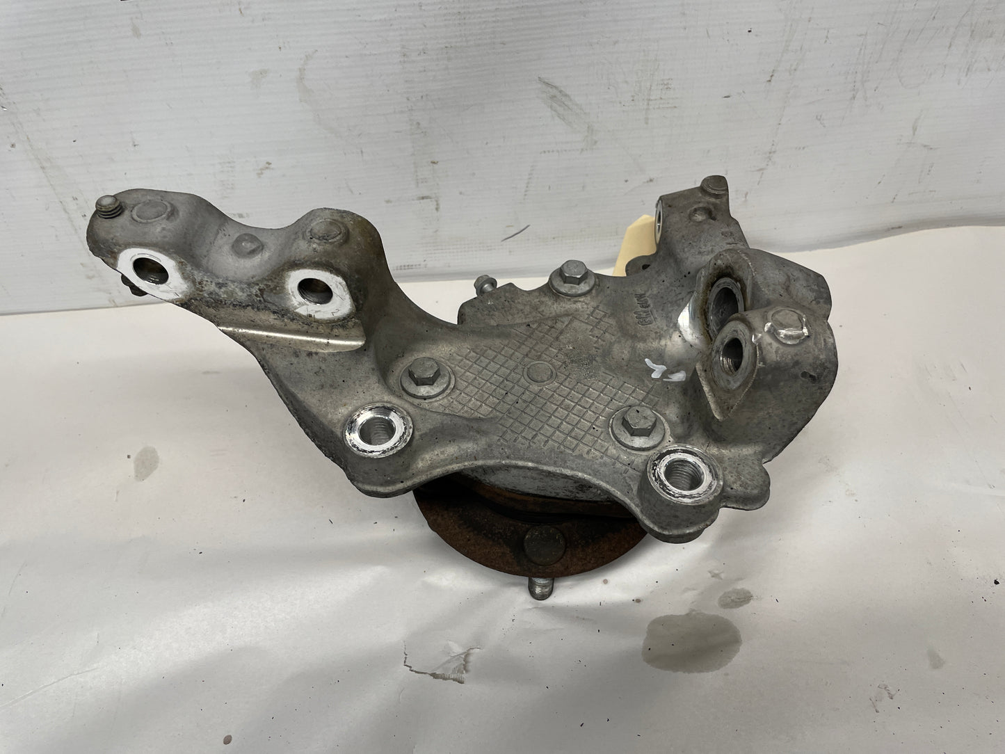 2016 Chevy SS Sedan LH Driver Front Hub Spindle Assembly OEM - Day's Parts Yard