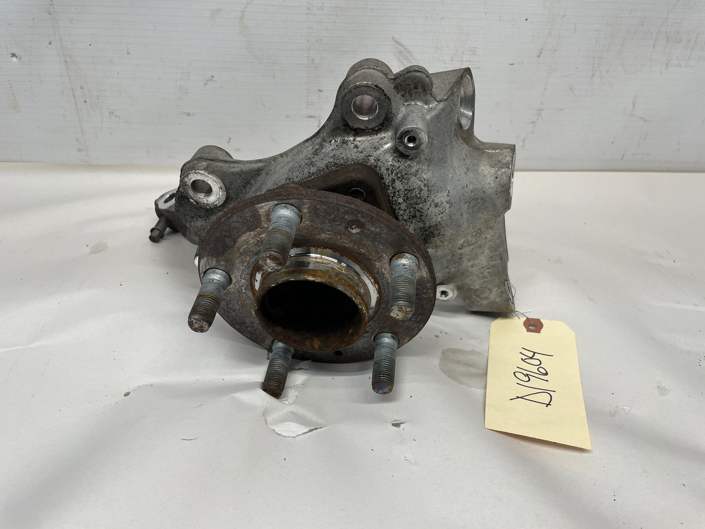 2016 Chevy SS Sedan LH Driver Front Hub Spindle Assembly OEM - Day's Parts Yard