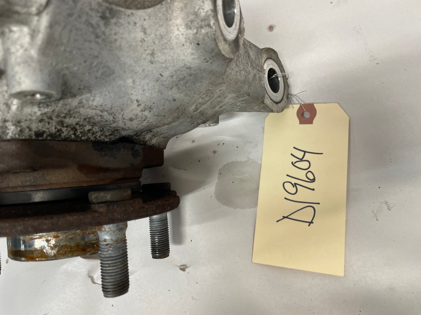 2016 Chevy SS Sedan LH Driver Front Hub Spindle Assembly OEM - Day's Parts Yard