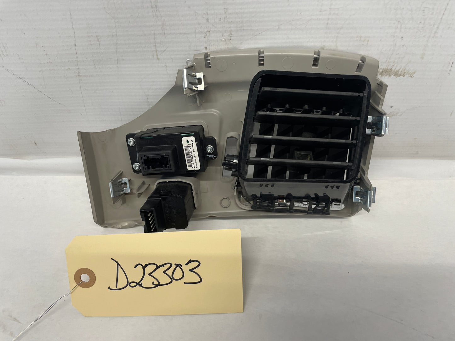 2011 Cadillac CTS-V Front LH Driver Dash Air Vent Grille w/ Switches OEM - Day's Parts Yard