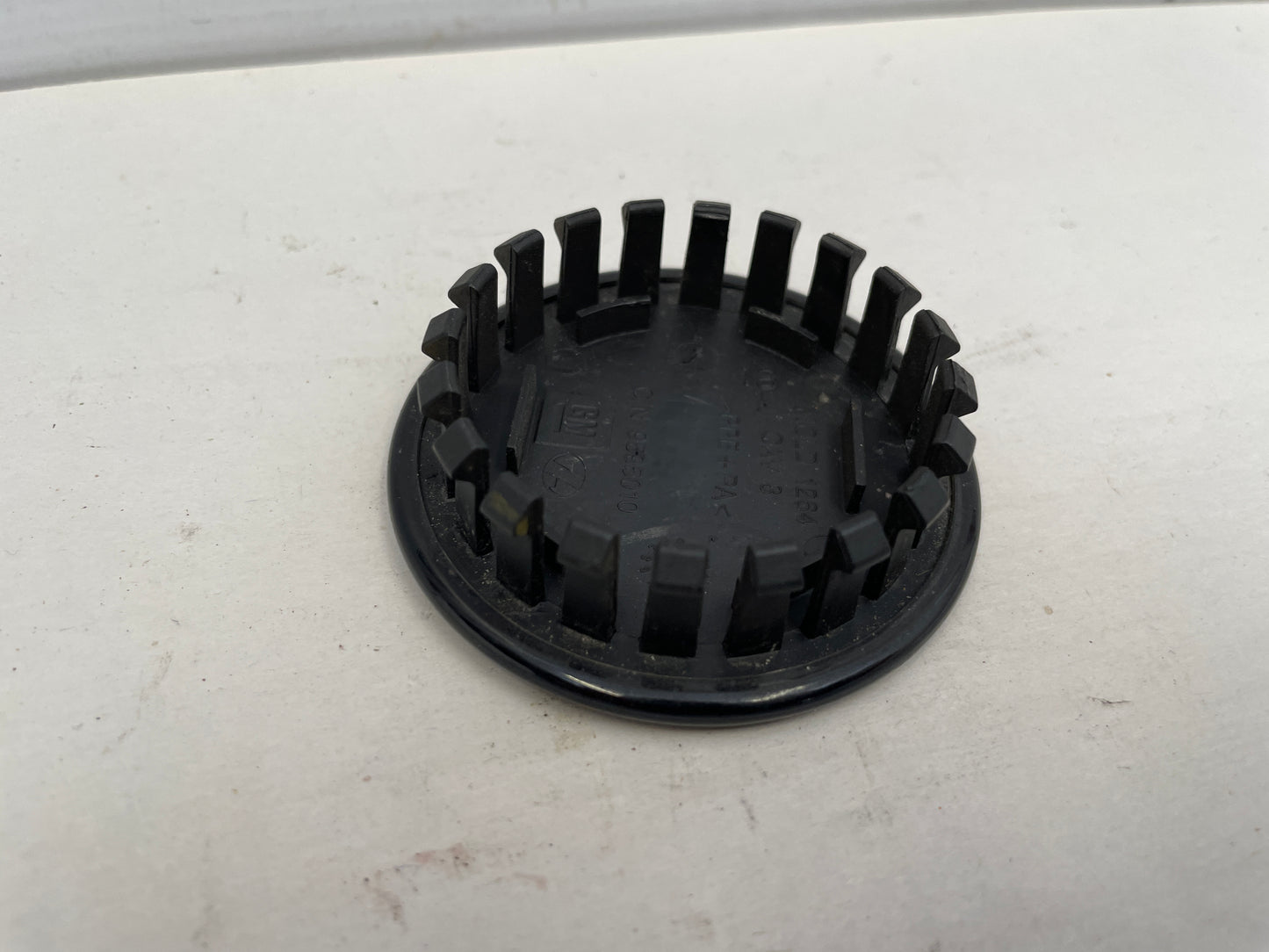 2019 Chevy Camaro SS Wheel Center Cap OEM - Day's Parts Yard