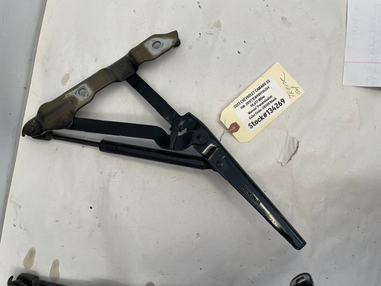 2013 Chevy Camaro SS RH & LH Trunk Deck Lid Hinges OEM - Day's Parts Yard
