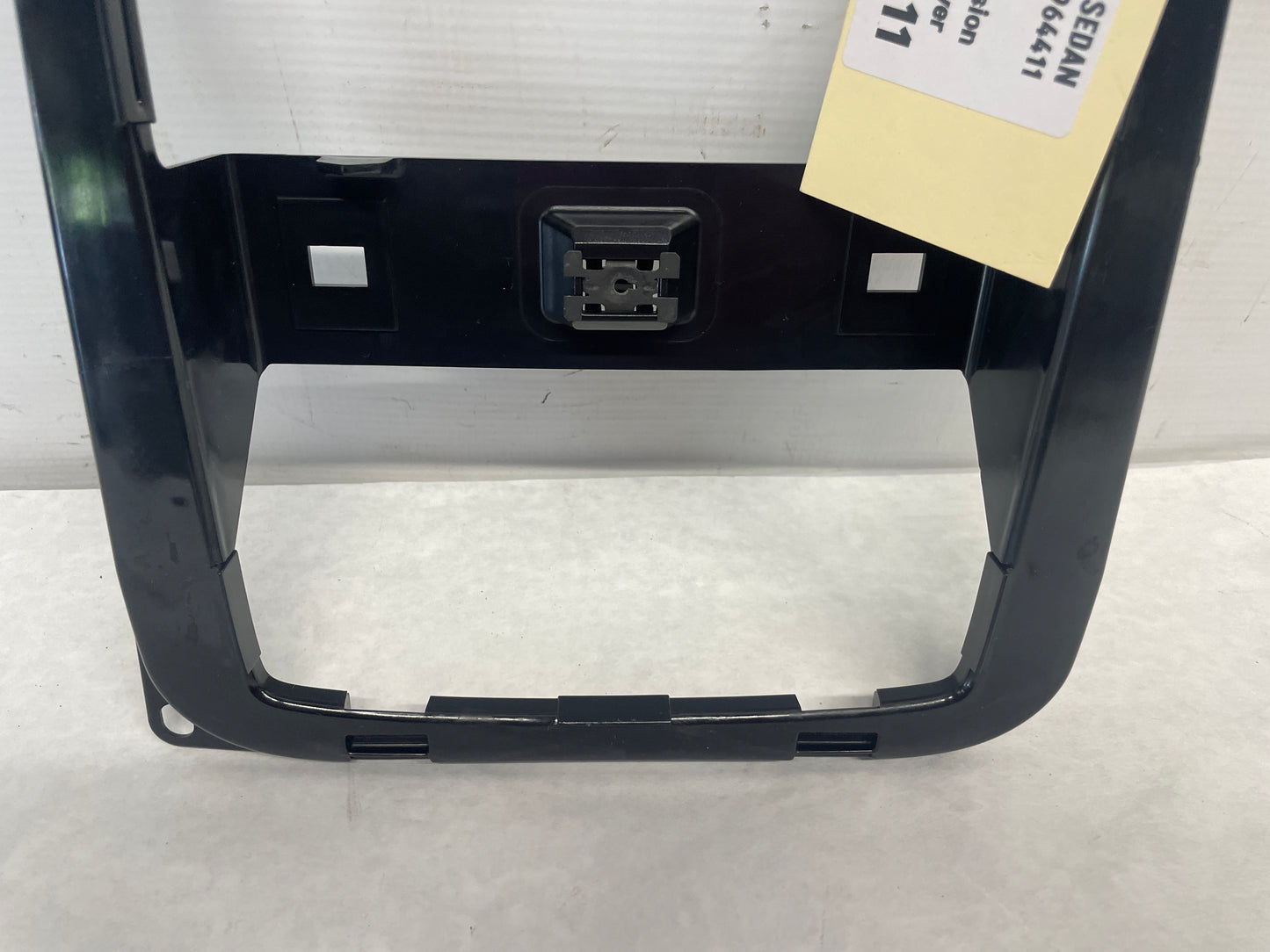 2014 Chevy SS Sedan Over Head Console Dome Light Frame Bracket Bezel OEM - Day's Parts Yard