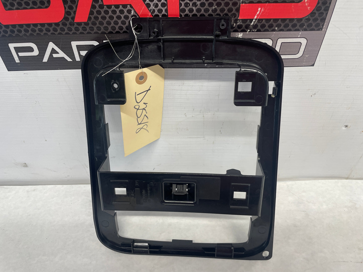 2014 Chevy SS Sedan Over Head Console Dome Light Frame Bracket Bezel OEM - Day's Parts Yard