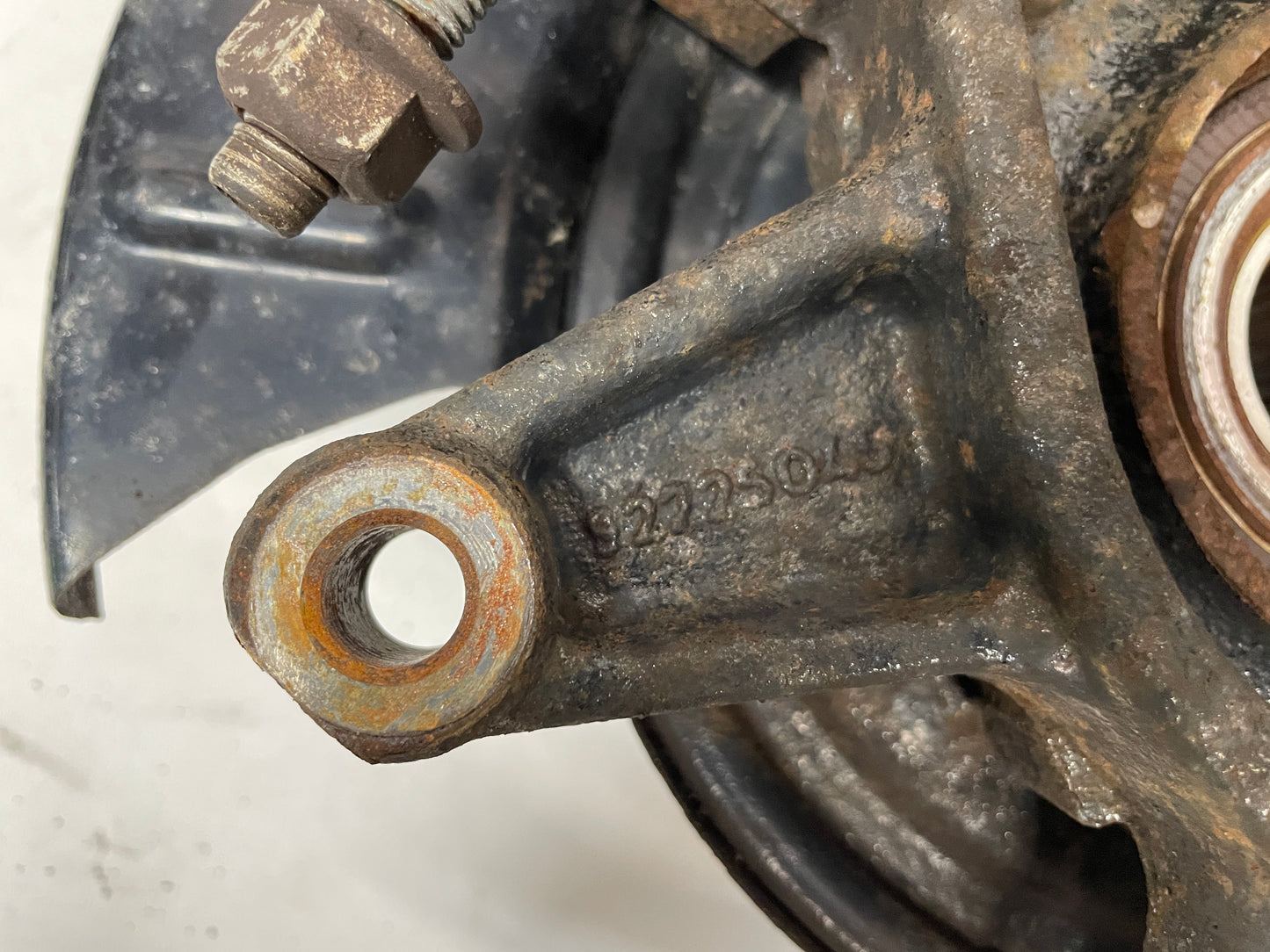 2013 Chevy Caprice PPV LH Driver Rear Suspension Spindle Hub Knuckle Assembly OEM - Day's Parts Yard