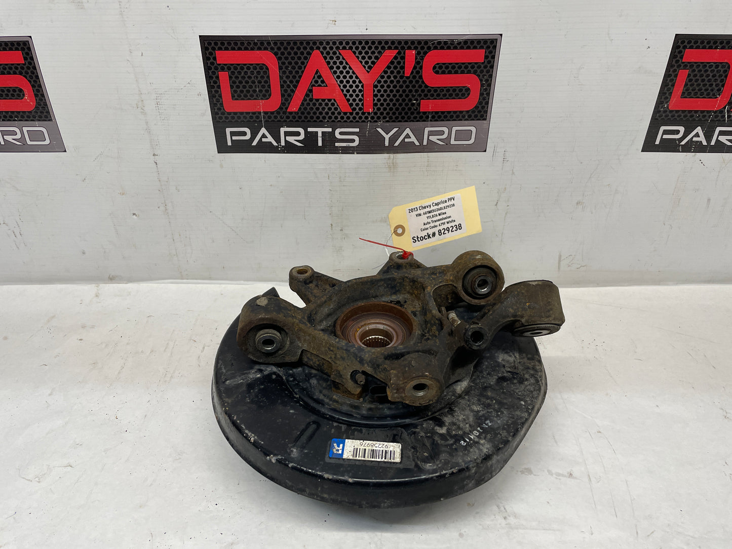 2013 Chevy Caprice PPV RH Passenger Rear Suspension Spindle Hub Knuckle Assembly OEM - Day's Parts Yard