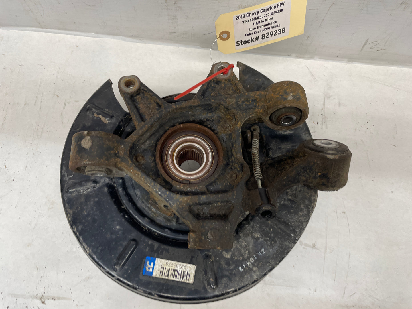2013 Chevy Caprice PPV RH Passenger Rear Suspension Spindle Hub Knuckle Assembly OEM - Day's Parts Yard