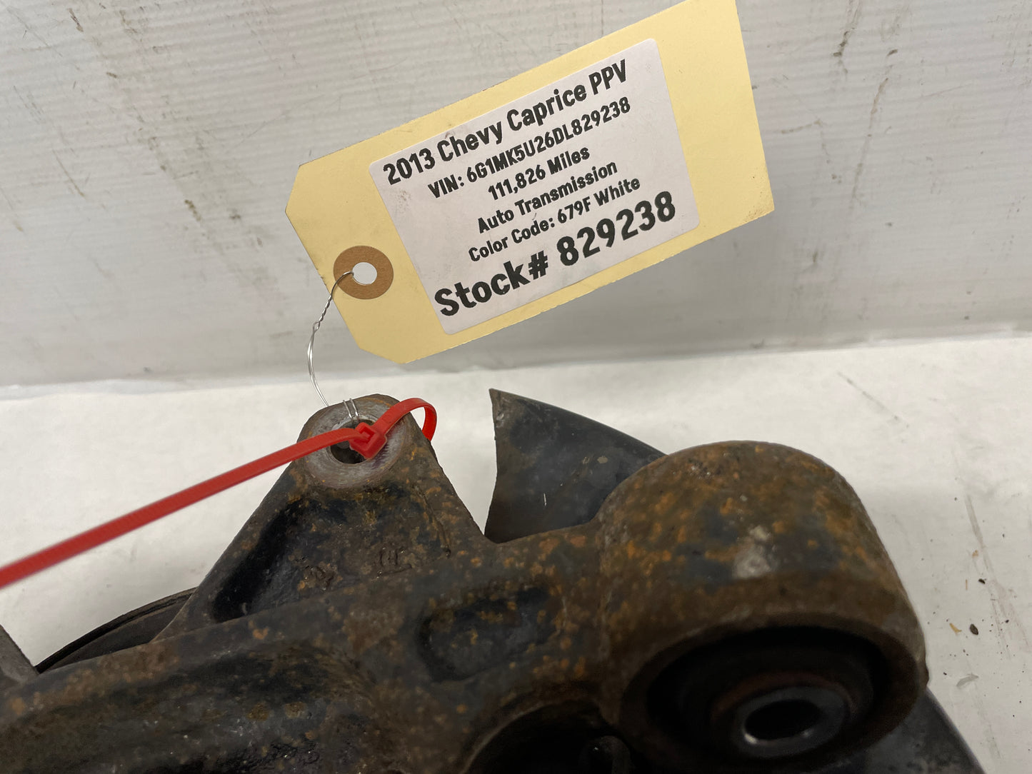 2013 Chevy Caprice PPV RH Passenger Rear Suspension Spindle Hub Knuckle Assembly OEM - Day's Parts Yard