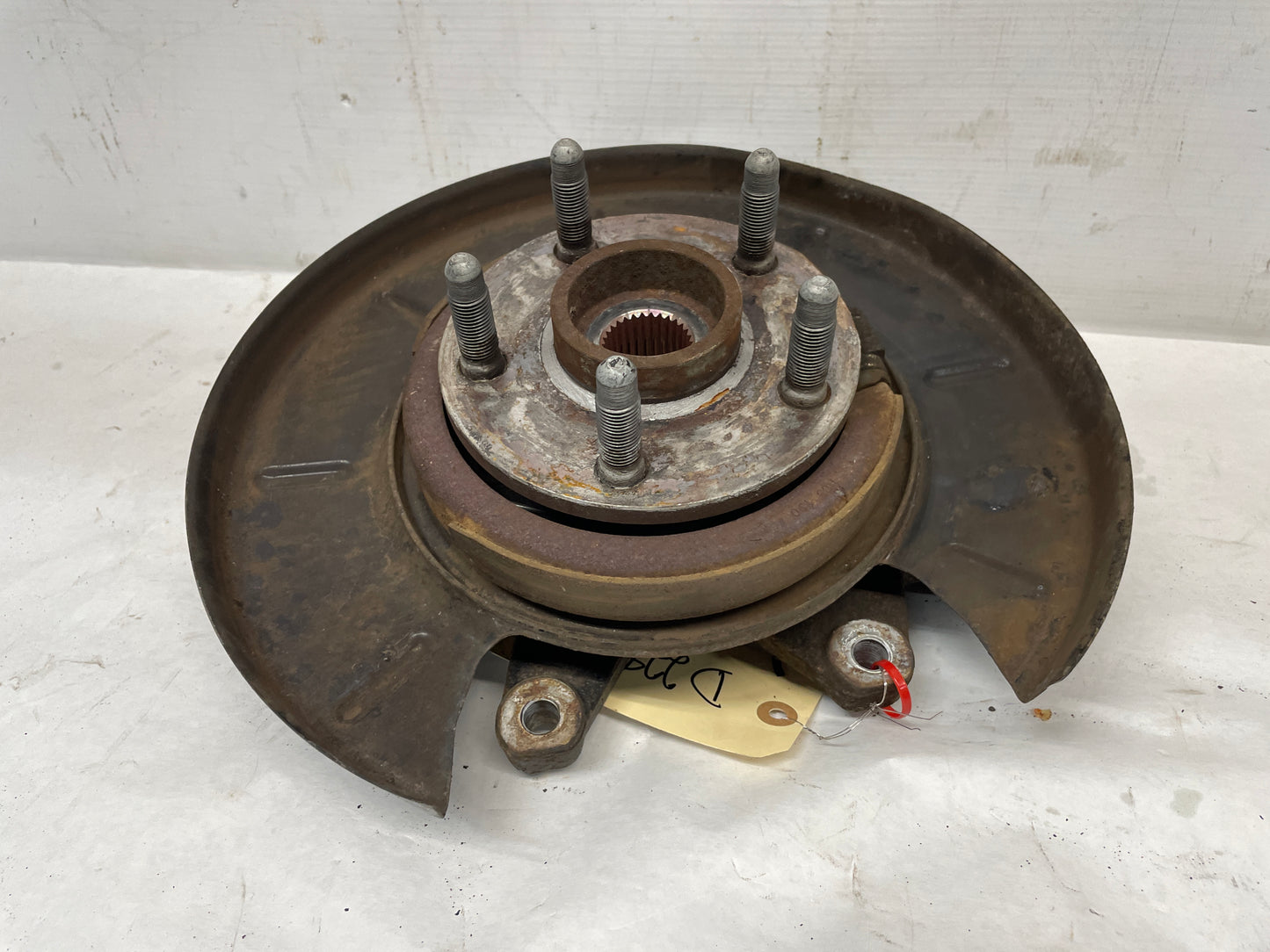 2013 Chevy Caprice PPV RH Passenger Rear Suspension Spindle Hub Knuckle Assembly OEM - Day's Parts Yard