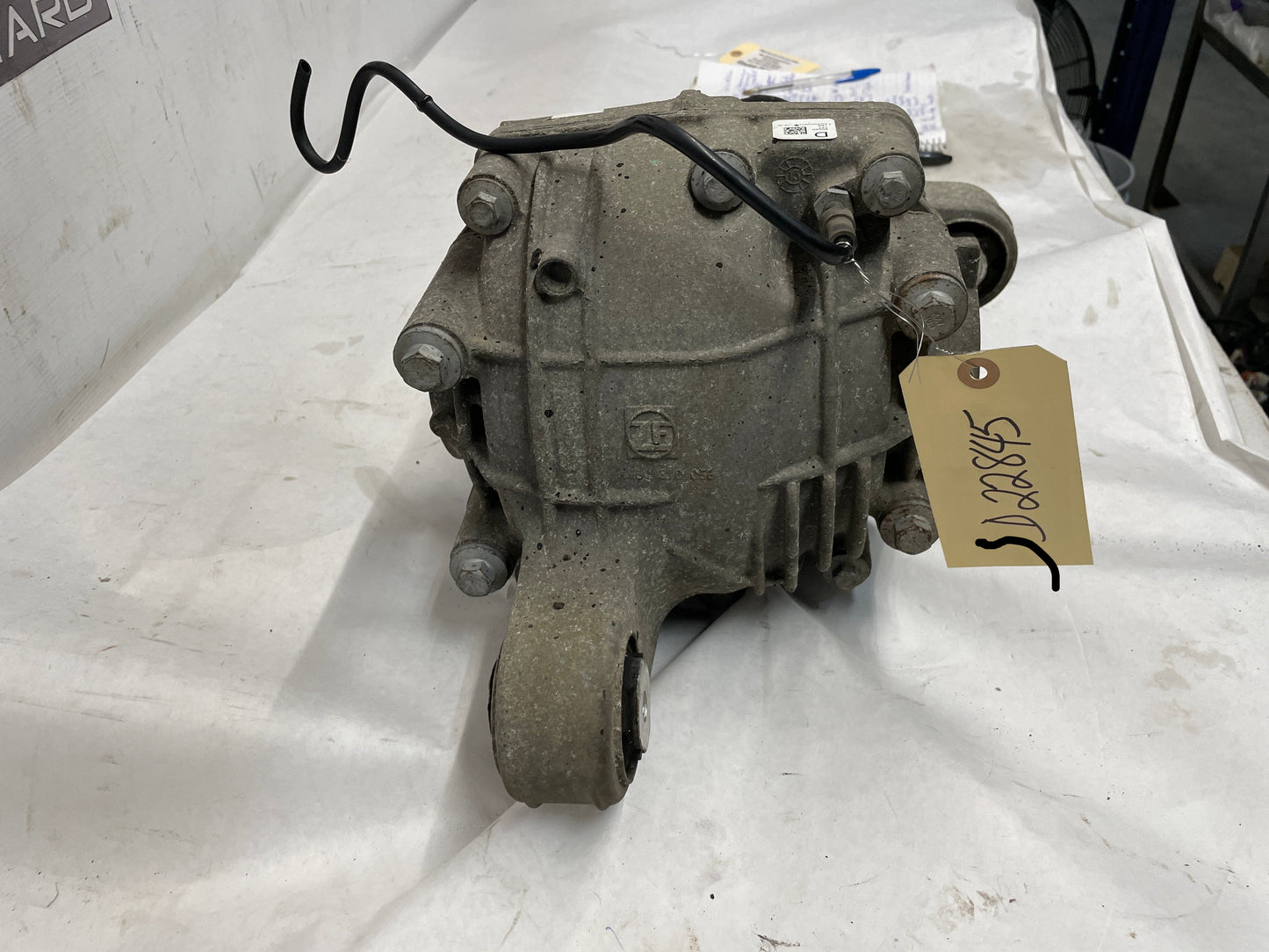 2013 Chevy Caprice PPV Rear End Rearend Carrier Differential 2.92 LSD OEM - Day's Parts Yard