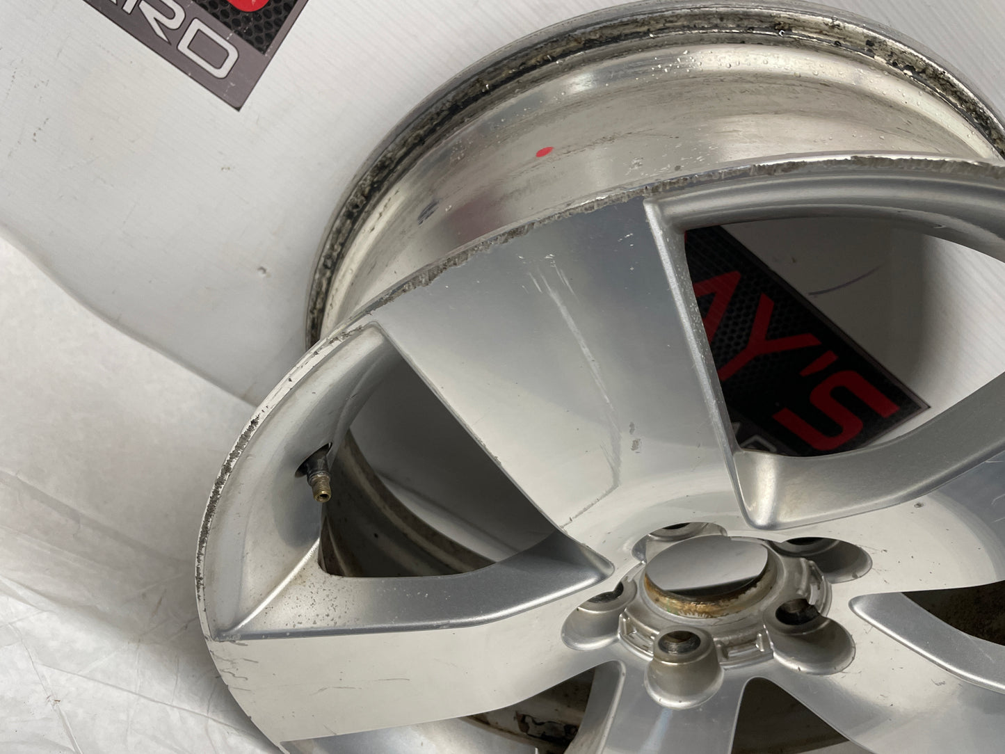 2009 Pontiac G8 GT Factory OEM 19X8 Wheel - Day's Parts Yard