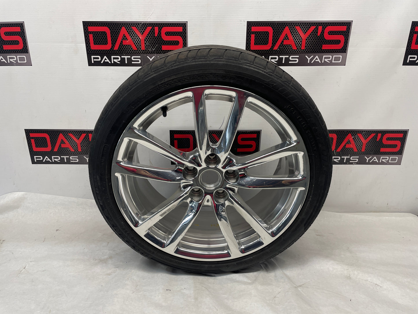 2014 Chevy SS Sedan Factory OEM Front Wheel w/ Bridgestone Potenza Tire 19X8.5 - Day's Parts Yard