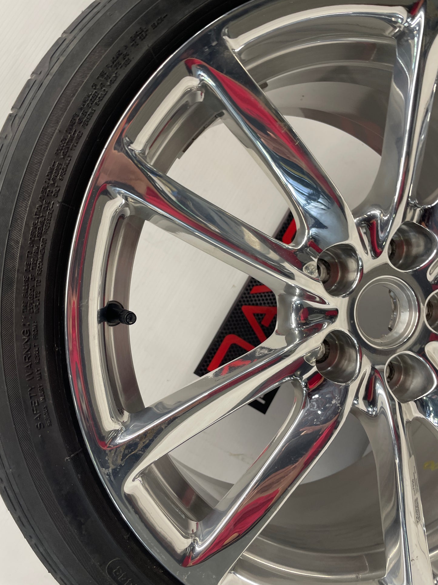 2014 Chevy SS Sedan Factory OEM Front Wheel w/ Bridgestone Potenza Tire 19X8.5 - Day's Parts Yard