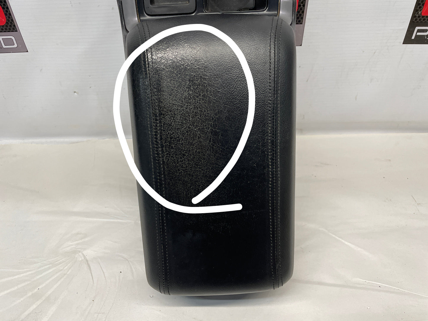 2005 Pontiac GTO Center Console Armrest OEM - Day's Parts Yard