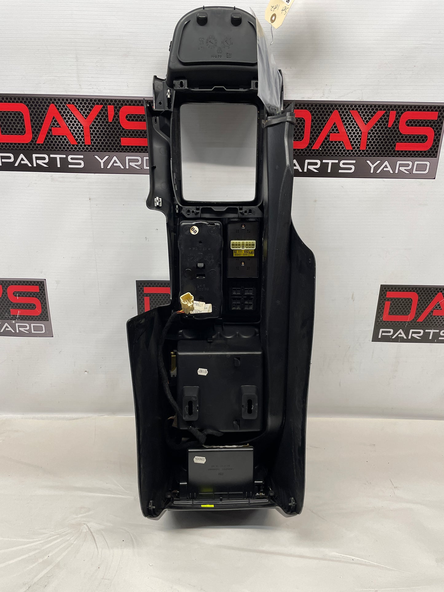 2005 Pontiac GTO Center Console Armrest OEM - Day's Parts Yard