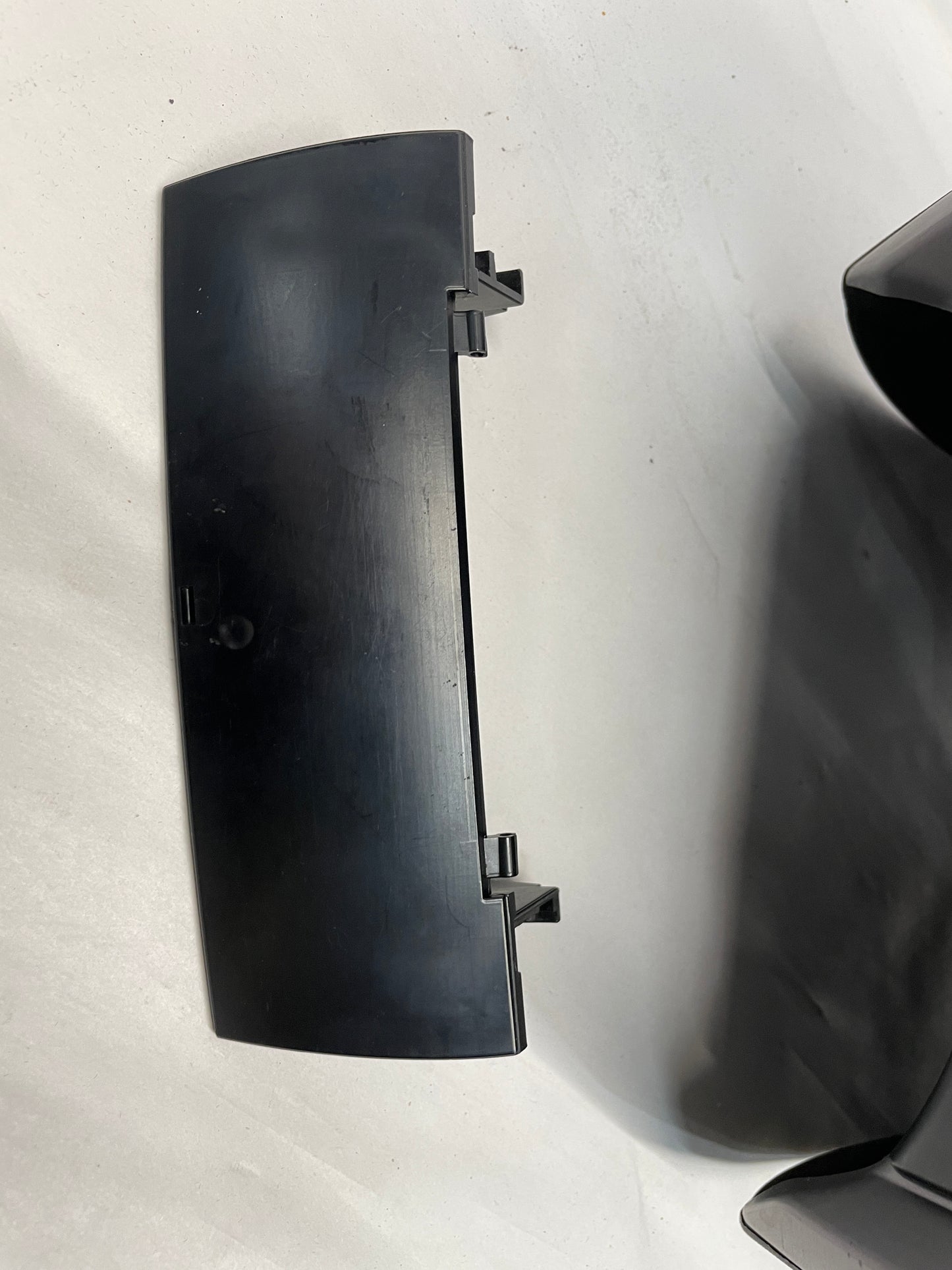 2005 Pontiac GTO Center Console Armrest OEM - Day's Parts Yard