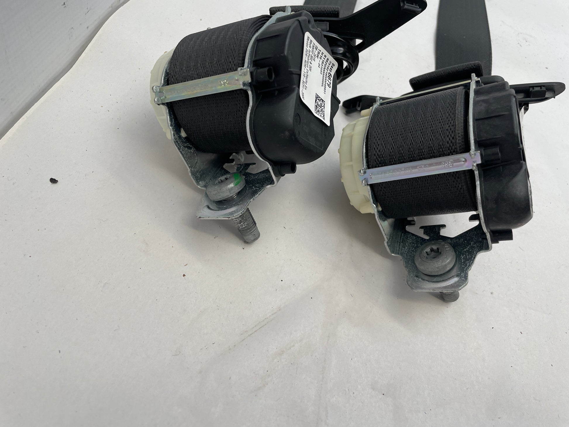 2020 Chevy Camaro SS Rear Seat Belts Seatbelts OEM - Day's Parts Yard