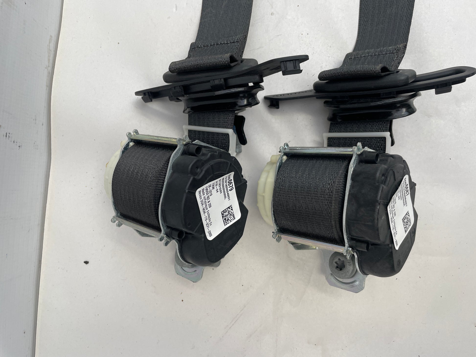 2020 Chevy Camaro SS Rear Seat Belts Seatbelts OEM - Day's Parts Yard