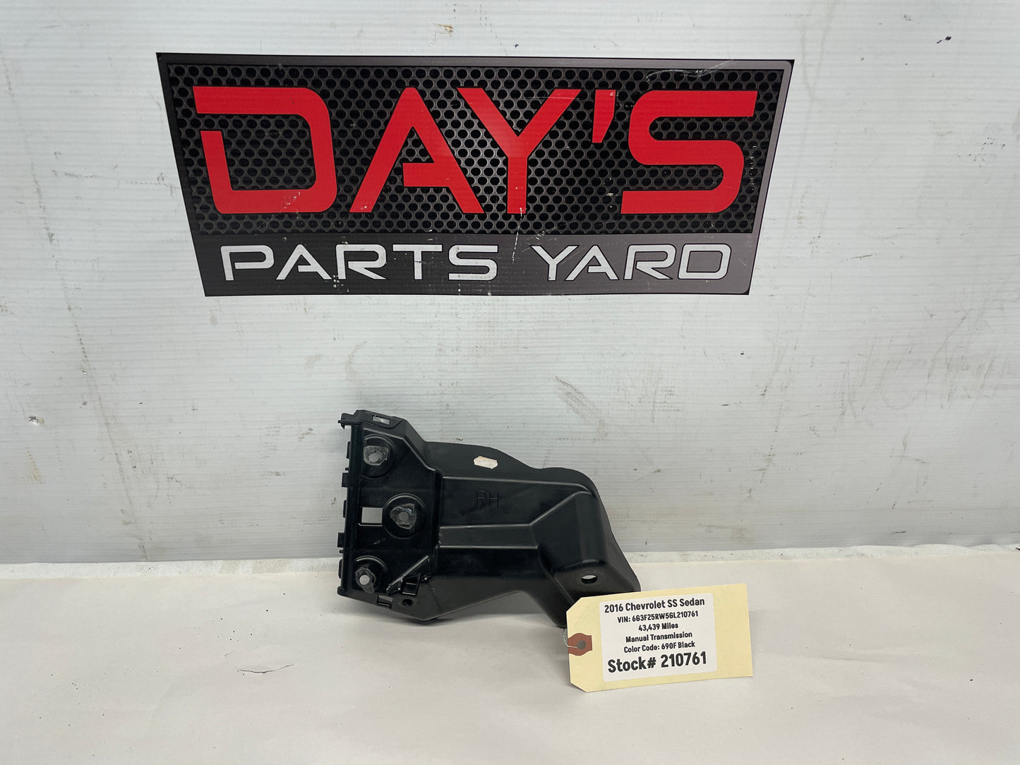 2016 Chevy SS Sedan RH Passenger Fender Bumper Bracket OEM - Day's Parts Yard