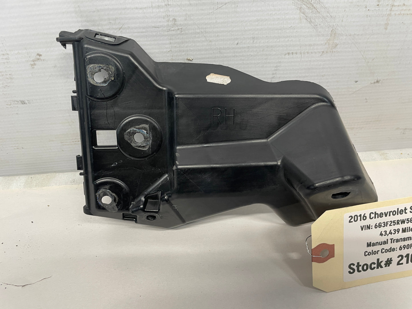 2016 Chevy SS Sedan RH Passenger Fender Bumper Bracket OEM - Day's Parts Yard