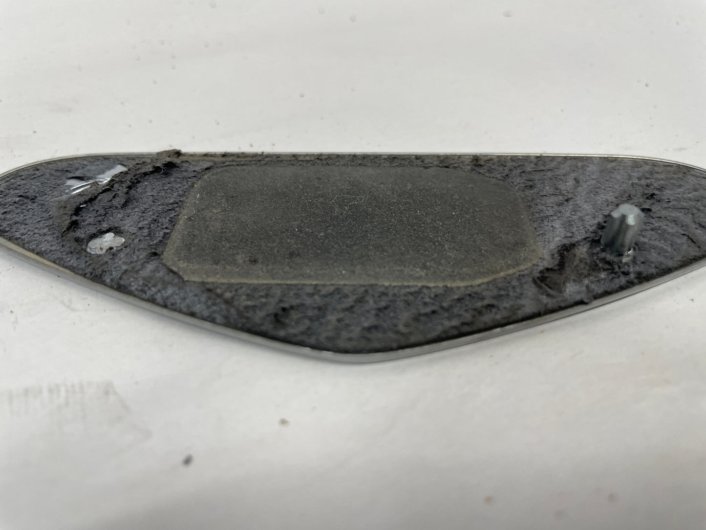 2005 Pontiac GTO Fender Emblem Badge OEM - Day's Parts Yard