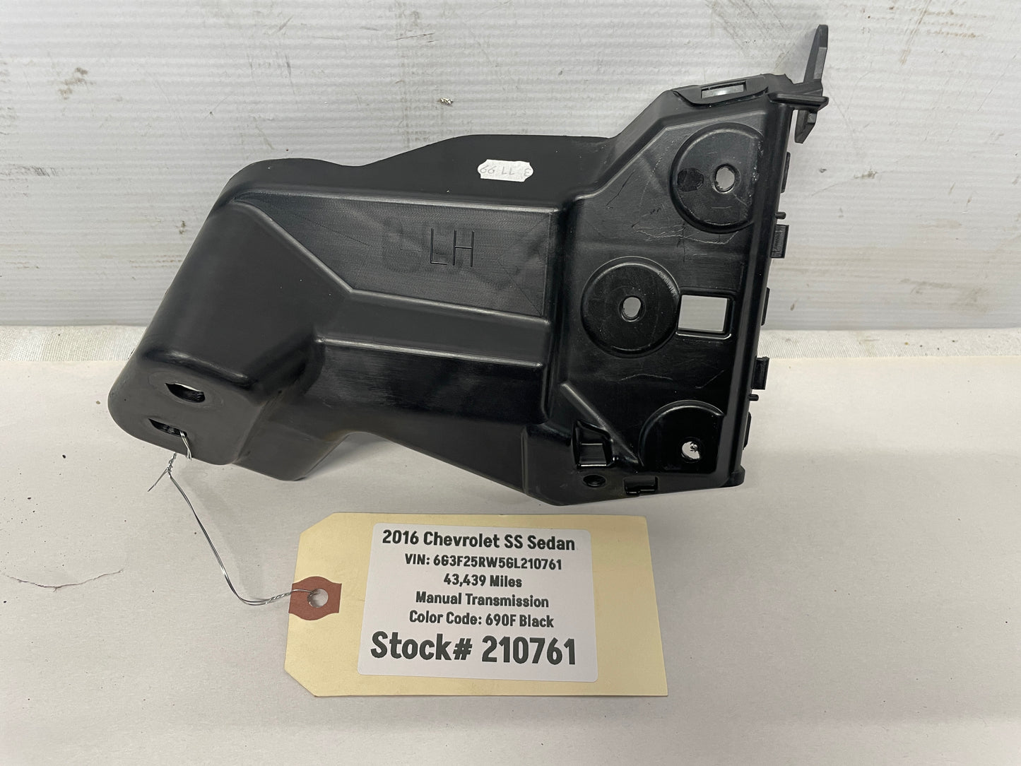 2016 Chevy SS Sedan LH Driver Fender Bumper Bracket OEM - Day's Parts Yard