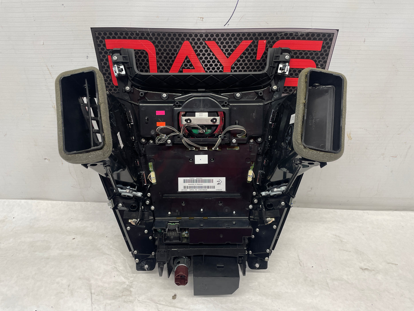 2013 Cadillac CTS-V Coupe Radio/CD Nav Climate Control Panel Unit Seat Options OEM - Day's Parts Yard