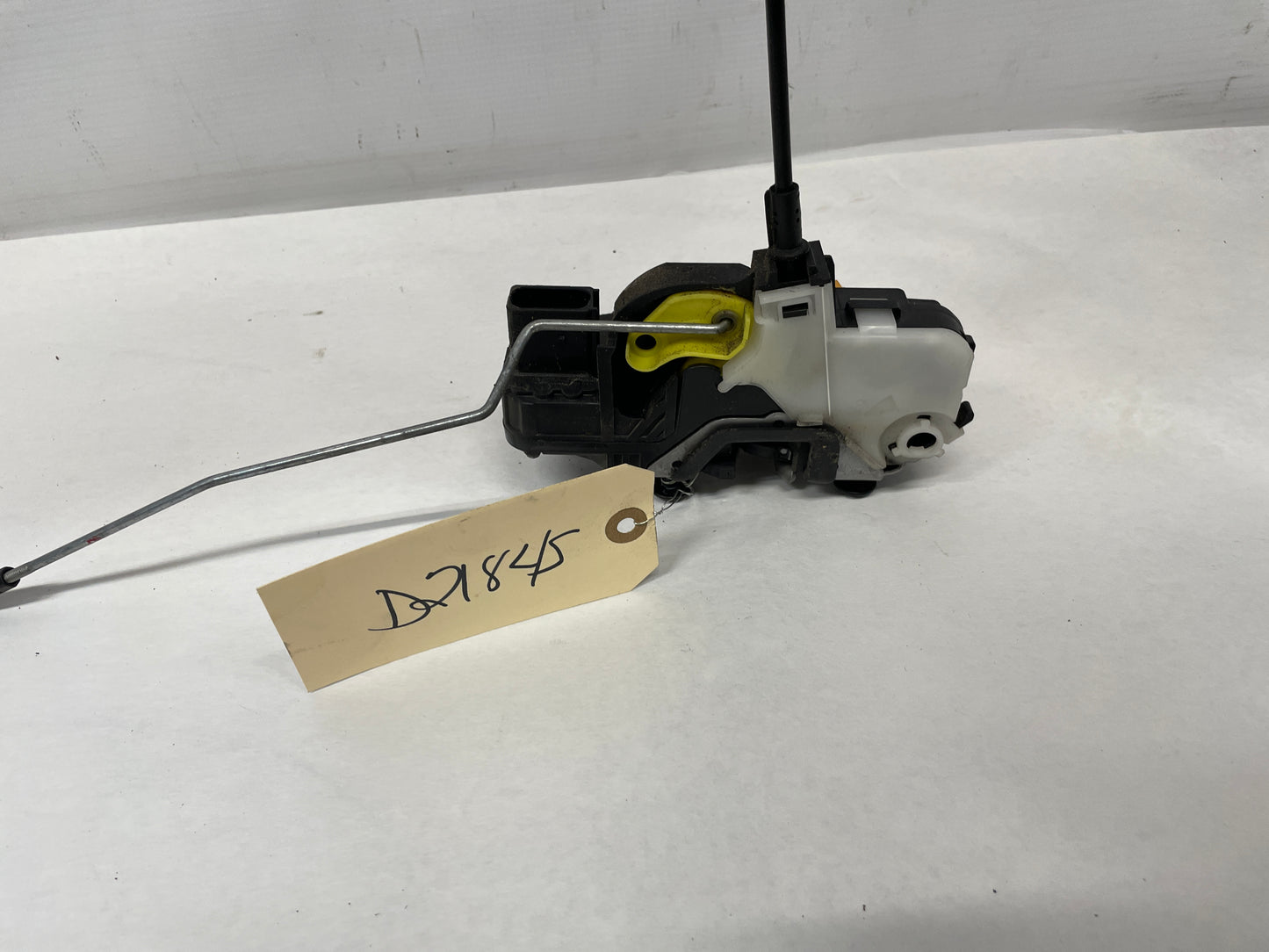 2015 Chevy Camaro SS LH Driver Door Lock Actuator OEM - Day's Parts Yard