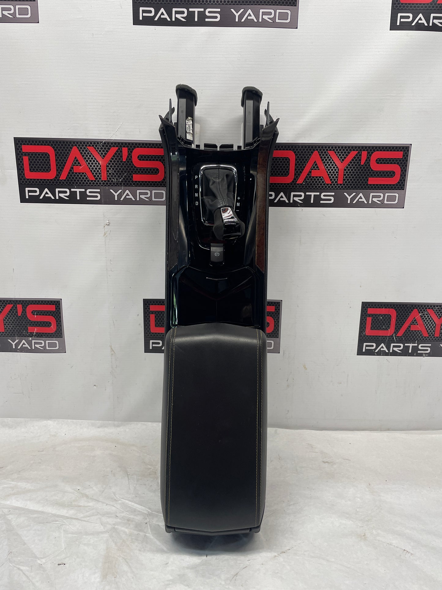 2013 Cadillac CTS-V Coupe Center Console Armrest OEM - Day's Parts Yard